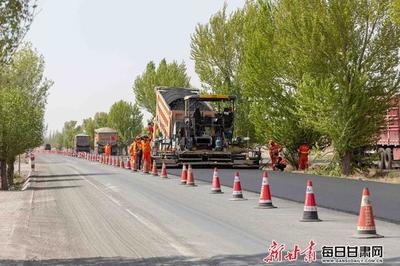 張掖:國道312線公路養護工程加緊施工