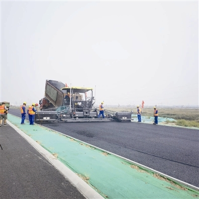 3D打印攤鋪+無人碾壓 天津公路實(shí)現(xiàn)智慧施工化