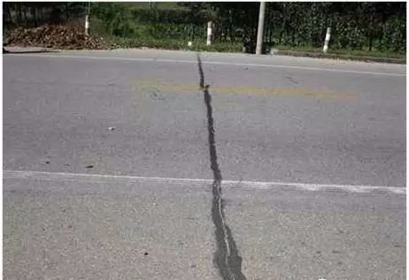 監理工程之公路工程路面施工安全管理