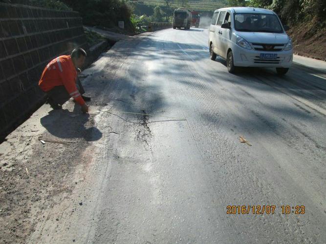 普洱公路局2017年瀝青路面病害修復(fù)工程完成情況快報